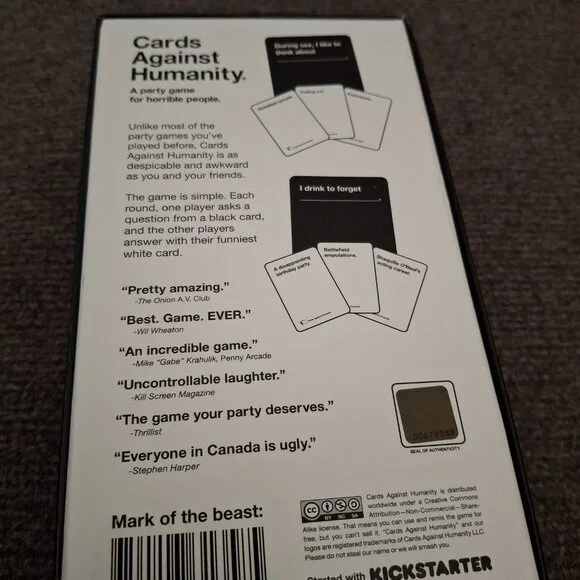 Cards Against Humanity - Picture 3 of 4
